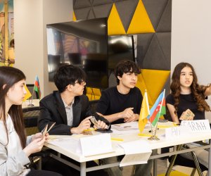 LANDAU School students participated in the internship program at Yelo Bank