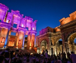 Türkiyənin &ldquo;Gecə Muzeyləri&rdquo; layihəsi üçüncü mövsümə başlayıb: Turistlər gecələr də muzeylərə daxil ola biləcək -FOTOLAR