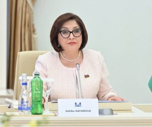 Сахиба Гафарова встретилась с американским конгрессменом Абрахамом Хамаде