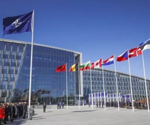 Çin NATO-nu Soyuq Müharibə düşüncəsindən əl çəkməyə çağırıb