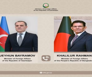 Ceyhun Bayramov banqladeşli həmkarı ilə telefon danışığı aparıb
