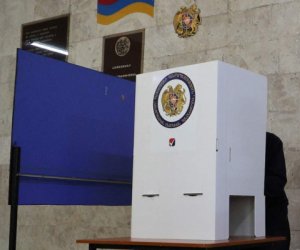Ermənistanda müxalif qüvvələr seçki nəticələrinin ləğvini tələb edir