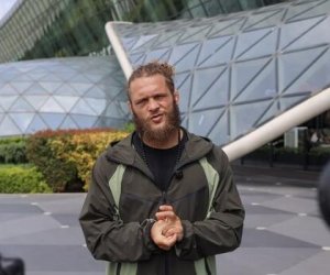 UFC döyüşçüsü Rafael Fiziyev Bakıya gəlib