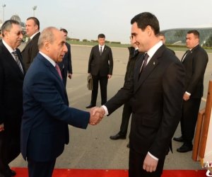 Türkmənistan Prezidenti Sərdar Berdiməhəmmədov Azərbaycana dövlət səfərinə gəlib