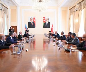 Əli Əsədov TBMM sədri Numan Kurtulmuşla görüşüb