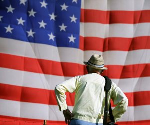 Жесткие условия мигрантам в США