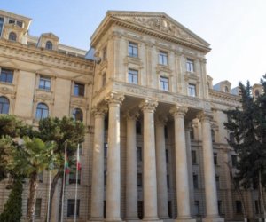 Азербайджан и Эквадор отменили визы для владельцев служебных паспортов