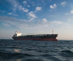Bloomberg: Из Персидского залива через Ормуз вывезены 14 млн баррелей иракской нефти