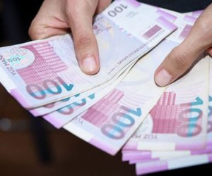 
Azərbaycanda 14 mindən çox müəllim 1500&ndash;2000 manat əməkhaqqı alır