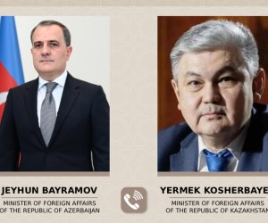 Ceyhun Bayramov qazaxıstanlı həmkarı ilə strateji tərəfdaşlığı müzakirə edib