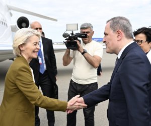 Ursula Fon der Lyayen Bakıda rəsmi səfərdədir