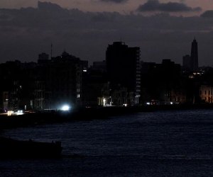Kubada elektrik şəbəkəsi çöküb, 10 milyona yaxın sakin işıqsız qalıb