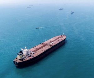 Танкер компании Chevron попал под атаку дрона
