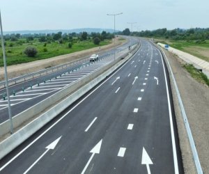 
Gürcüstanı Azərbaycanla birləşdirən yeni dördzolaqlı avtomagistral tikiləcək