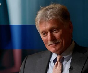 Peskov: Zelenski Ukrayna qoşunlarını Donbasdan çıxarmaqla müharibəni dayandıra bilər