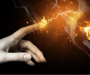 Şəmkirdə qadını elektrik cərəyanı vuraraq öldürüb