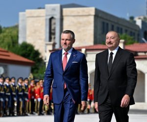 
Состоялась церемония официальной встречи Президента Словакии Петера Пеллегрини
