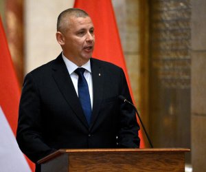 Венгерский министр требует &laquo;закрыть двери перед Россией&raquo;