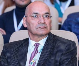Osman Gündüz məktəblərdə telefonların yığılmasına qarşı çıxıb