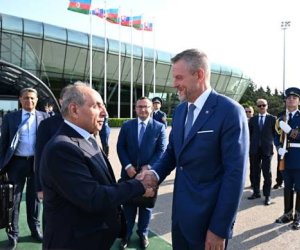 Визит президента Словакии в Азербайджан завершился