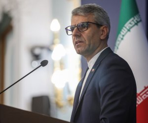 İran ABŞ ilə danışıqlar aparmağı planlaşdırmır - Bəqayi