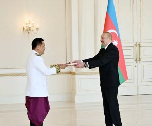 Əliyev Kambocanın Azərbaycanda yeni təyin olunmuş səfirinin etimadnaməsini qəbul edib