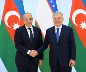 Mikayıl Cabbarov Özbəkistan Prezidenti ilə görüşüb