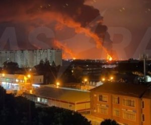 В России после атаки дронов загорелась нефтебаза