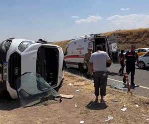Türkiyədə şagirdləri daşıyan avtobus aşıb, 19 nəfər yaralanıb