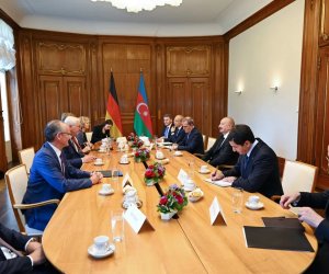 Azərbaycan və Almaniya prezidentlərinin geniş tərkibdə görüşü olub