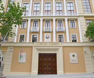 Azərbaycanda dövlət məktəblərində müəllimlər üçün geyim tələbləri təsdiqlənəcək