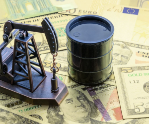 Азербайджанская нефть подешевела до $102,7 за баррель