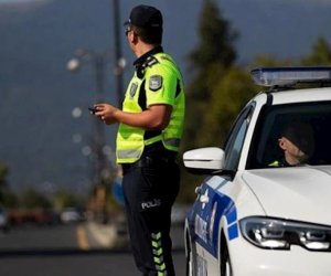 DYP küləkli hava ilə bağlı sürücülərə və piyadalara xəbərdarlıq edib