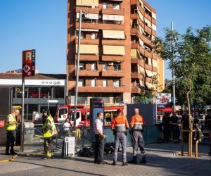 Around 300 passengers flee through tunnel after fire in Barcelona metro