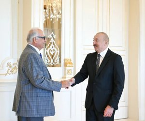 Əliyev Dünya Güləş Birliyinin prezidentini qəbul edib