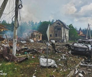 Число жертв российской атаки на военную выставку под Киевом возросло