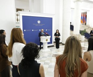 Paşinyan: Aİİ faktiki olaraq iflic vəziyyətindədir