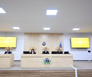 Ermənistan vətəndaşlarının şikayətləri üzrə apellyasiya məhkəməsində hakimlər kollegiyası müşavirəyə gedib
