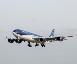 
Азербайджан с сегодняшнего дня вводит безвизовый режим для граждан Боснии и Герцеговины и Сингапура