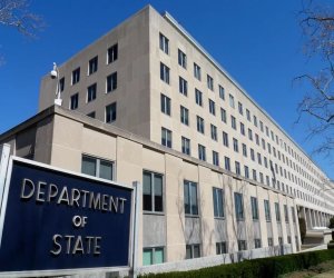 
Программа визовых залогов, введённая США в отношении 50 стран, станет постоянной