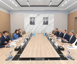 Azərbaycan və Qazaxıstan Orta Dəhlizin inkişafını müzakirə edib