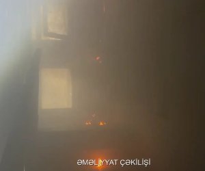 Sumqayıtda yaşayış binasında yanğın olub, sakinlər təxliyə edilib