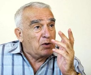 Əməkdar incəsənət xadimi, şair Çingiz Əlioğlu vəfat edib