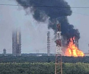 После атаки беспилотника остановился крупнейший в России нефтехимический комплекс