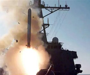 Военные США поразили сухогруз в Оманском заливе за попытку нарушить блокаду Ирана