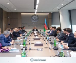AMB kapital bazarının inkişafını müzakirə edib