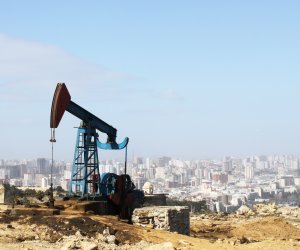 Azərbaycan nefti 95.5 dollara satılır