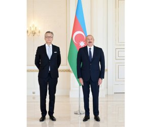 
Prezident İlham Əliyev Almaniyanın yeni səfirinin etimadnaməsini qəbul edib