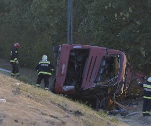 Туристический автобус перевернулся в Венгрии: 12 погибших