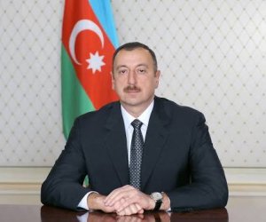 Əliyev İndoneziya prezidentini Müstəqillik Günü münasibətilə təbrik edib